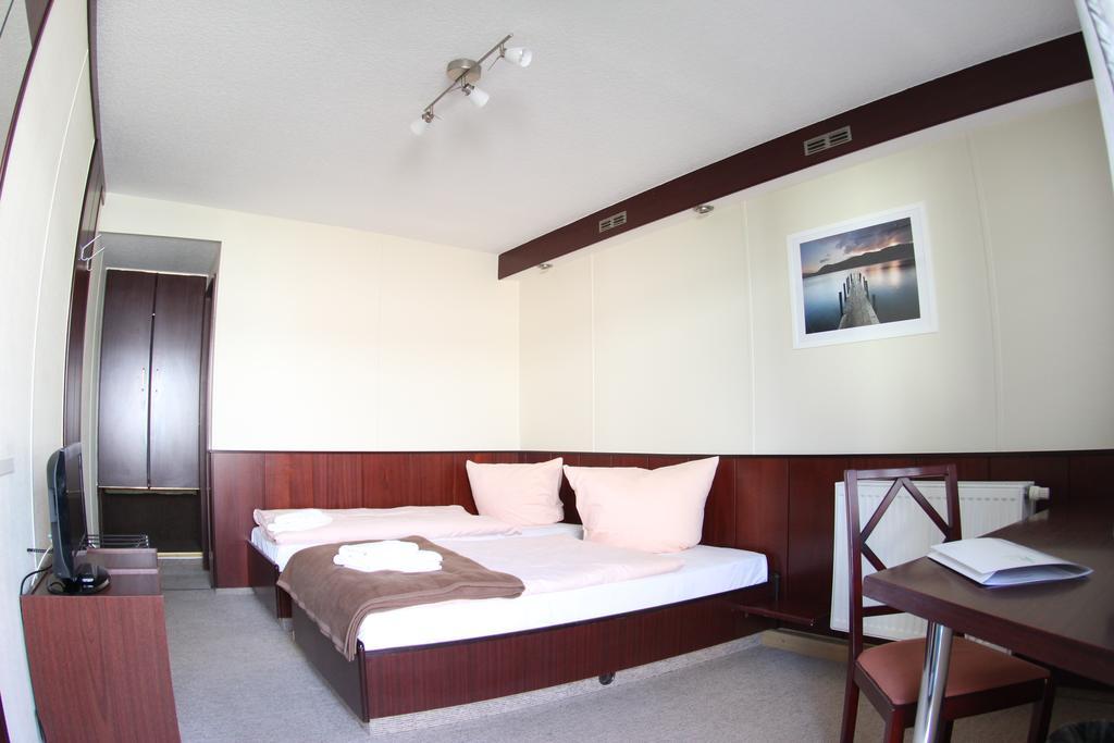 Hotel Dresden Domizil Phòng bức ảnh